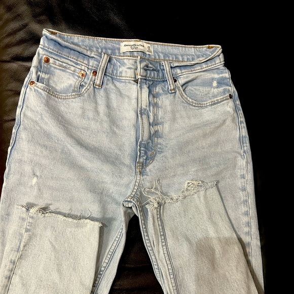 Abercrombie Skinny High Rise Jeans - Picture 3 of 4